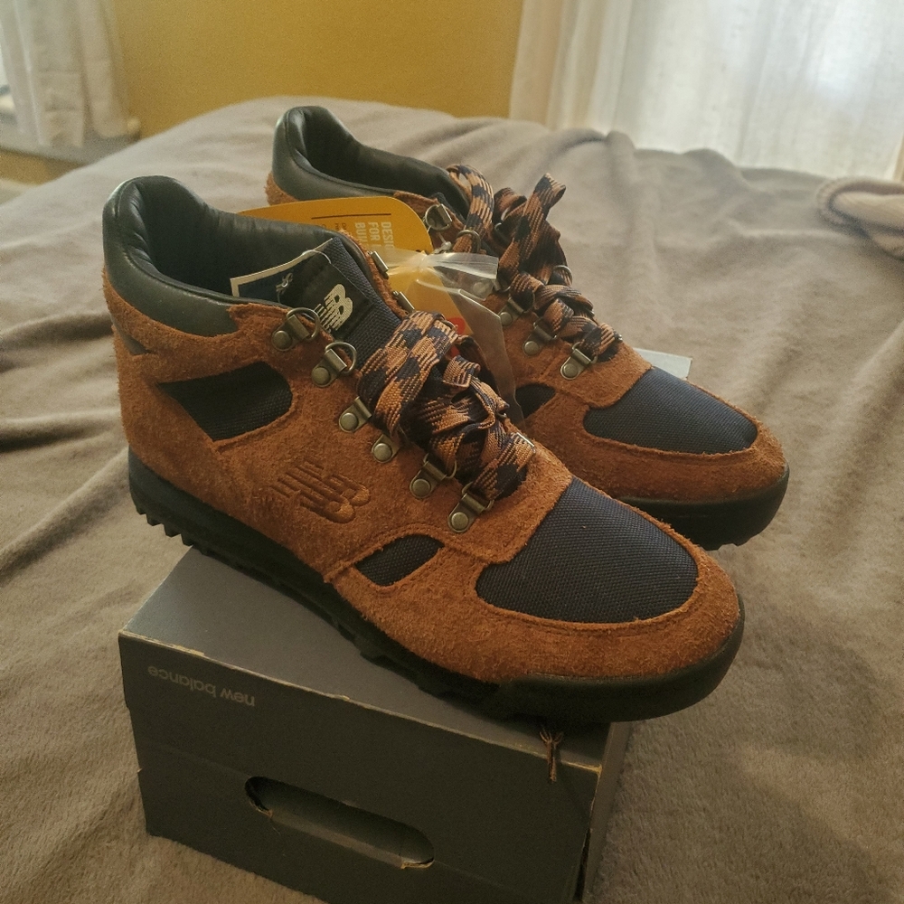 New Balance Rainier